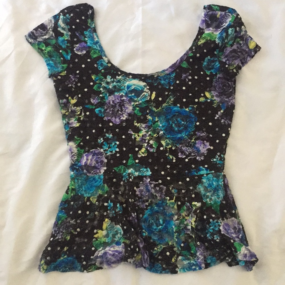 ⭐️2 for $10⭐️ Lace and Floral peplum top